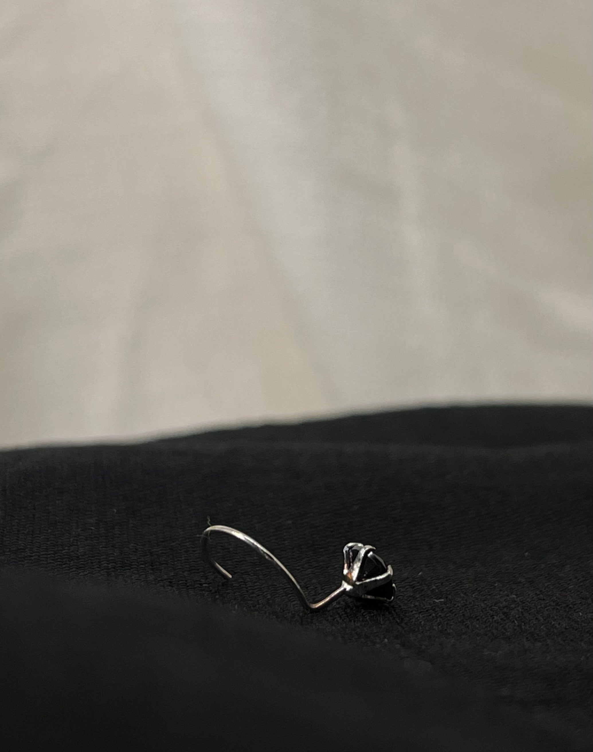 Black Stone Nose Pin (4 mm)