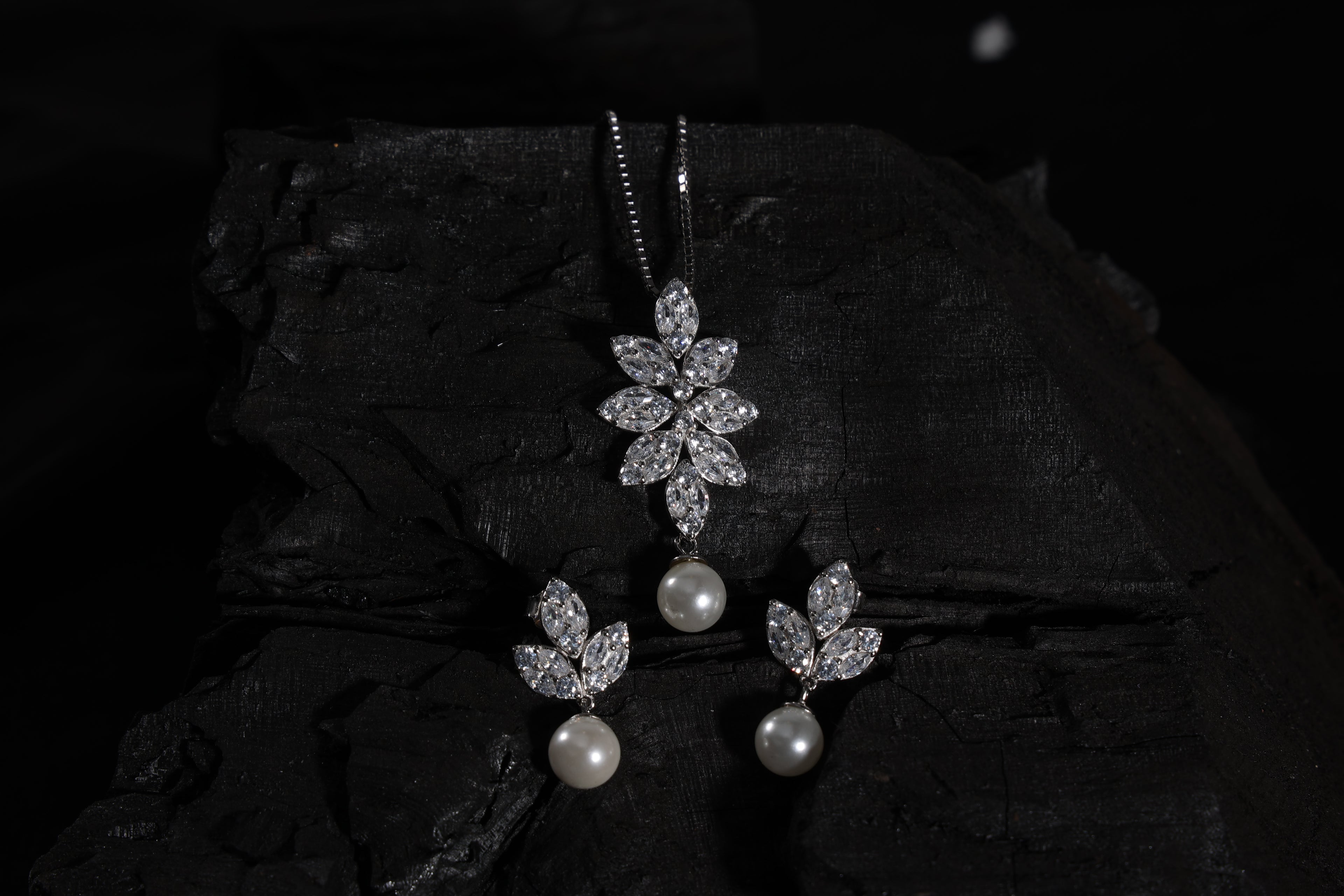 pearl blossom leaf set - necklace and earrings