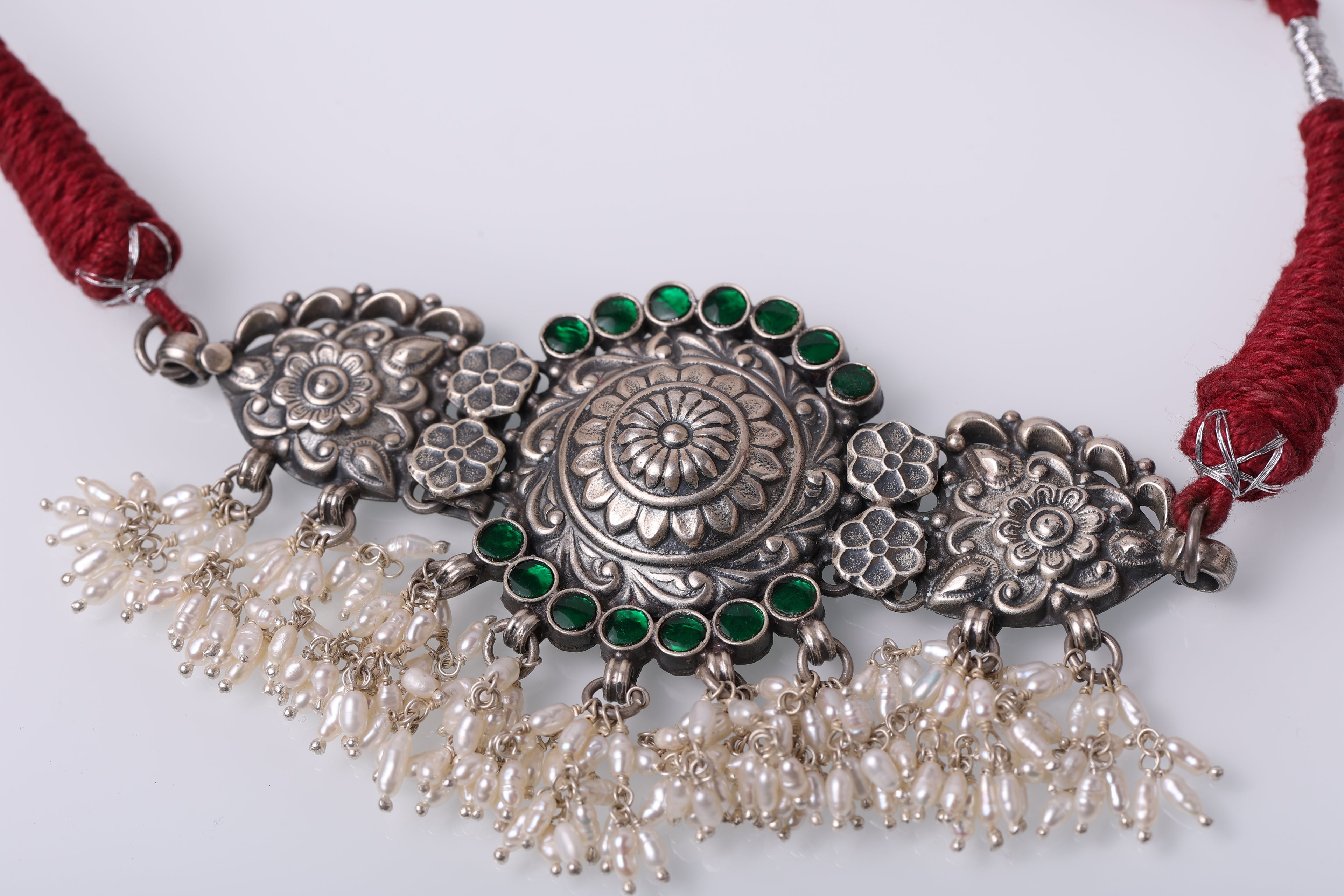 Rajnidhi Emerald choker