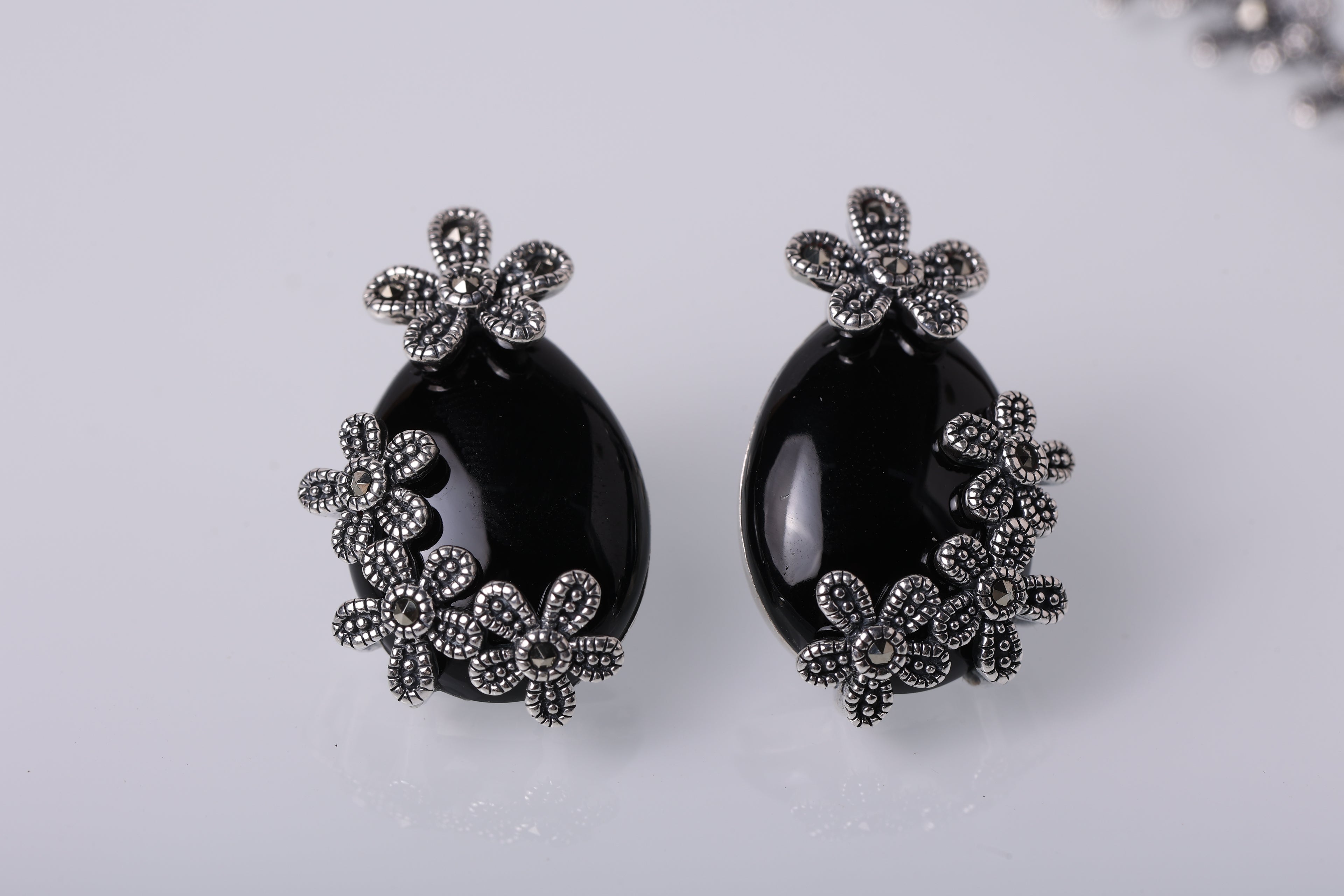 dusky blooms set - necklace and earrings