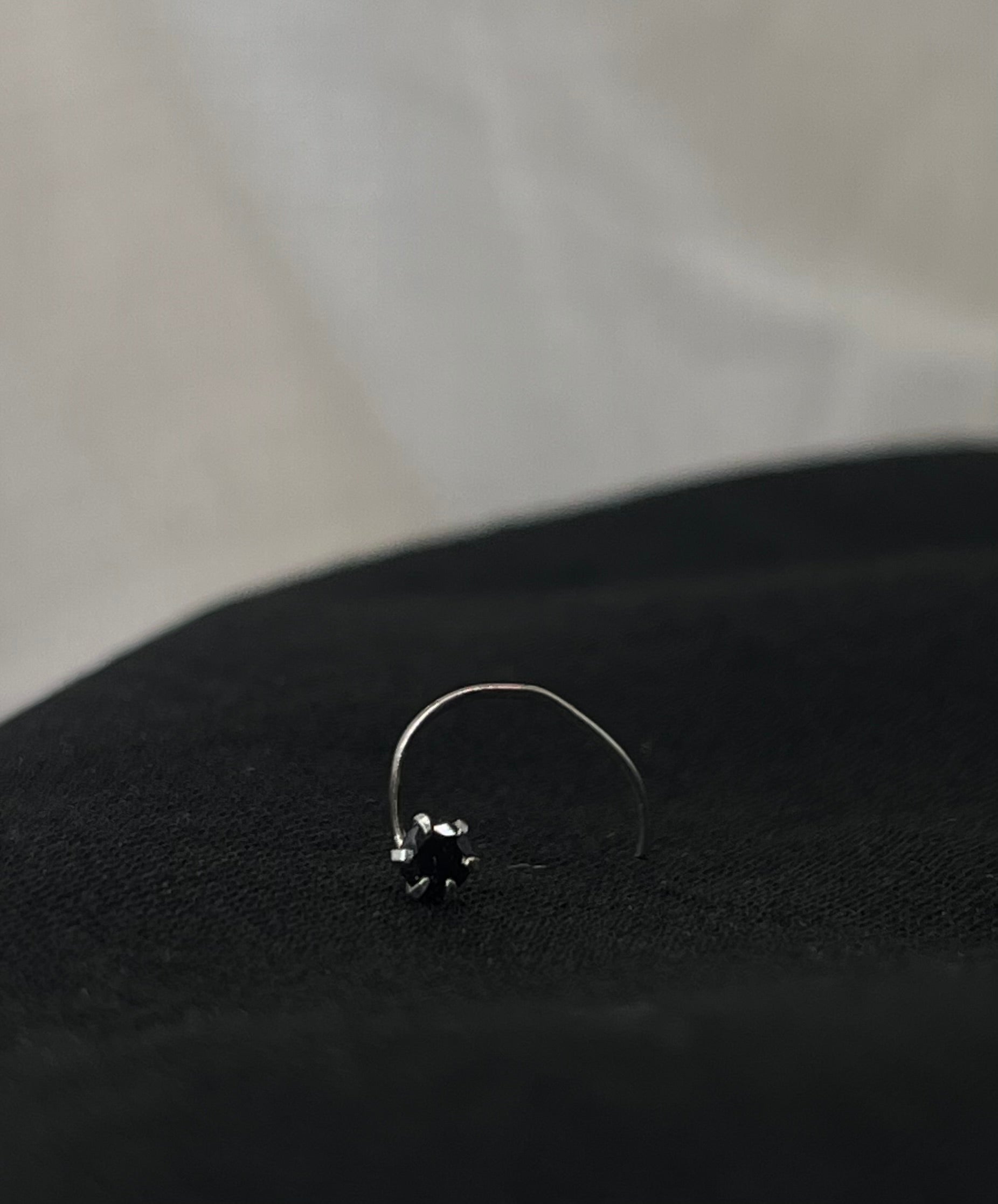 Black Stone Nose Pin (2.5 mm)