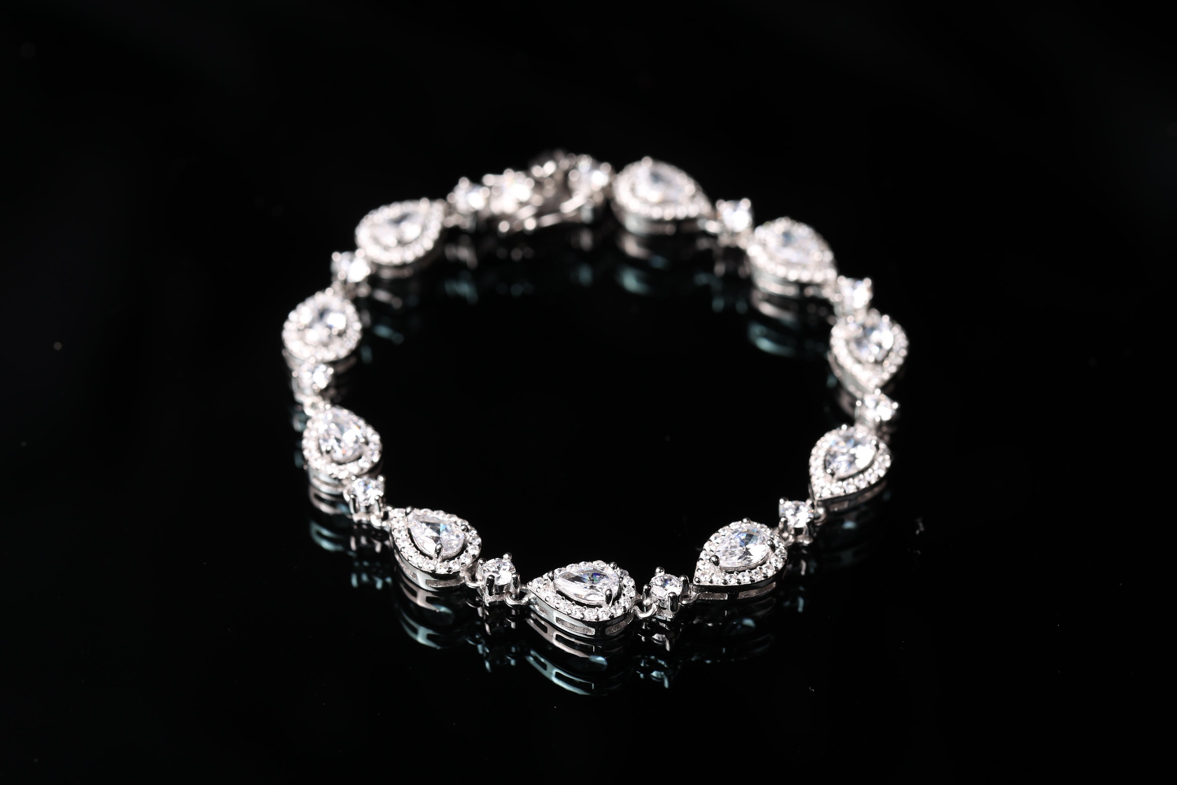 Delicate teardrop diamond bracelet