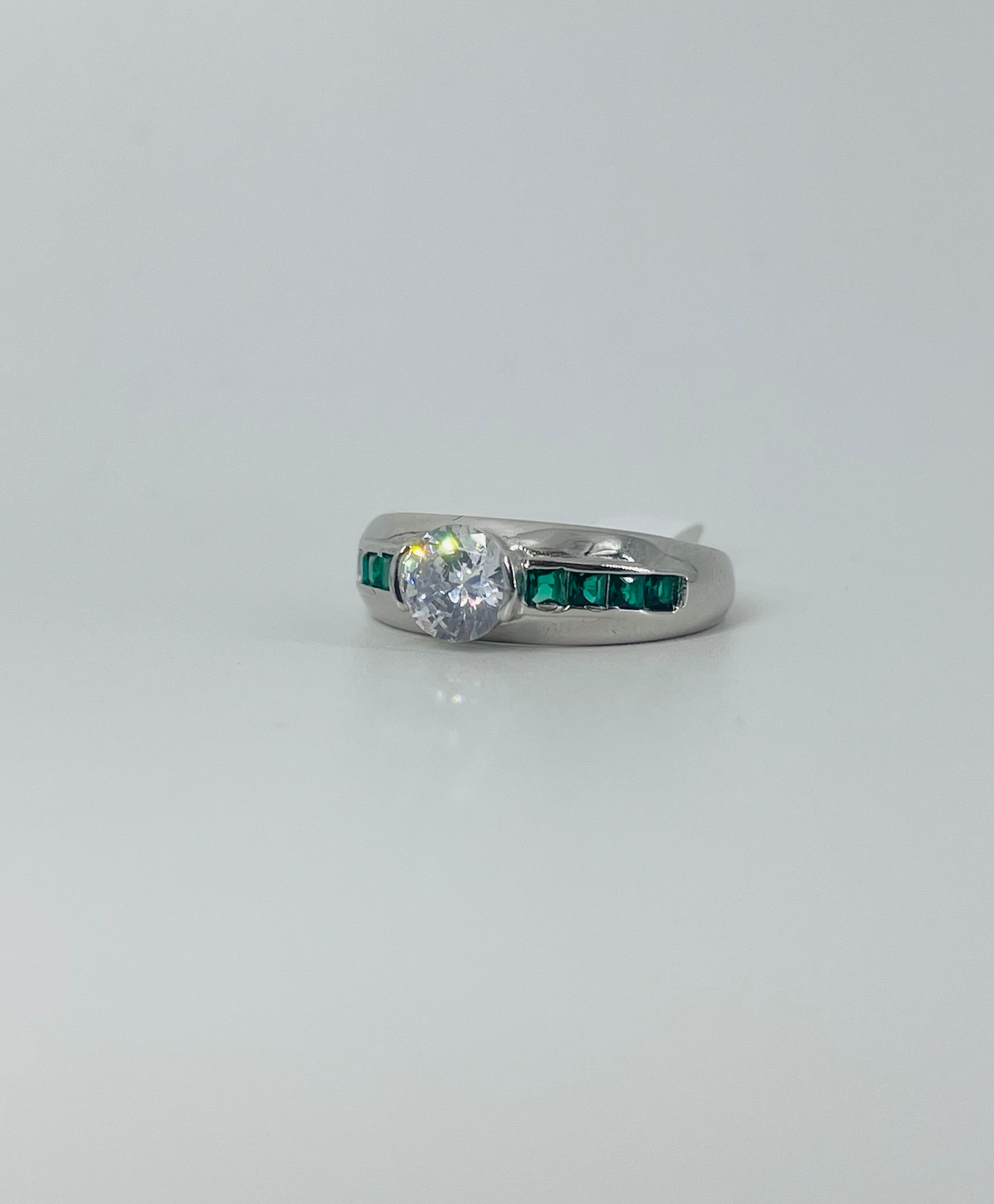 Emerald Sovereign Ring