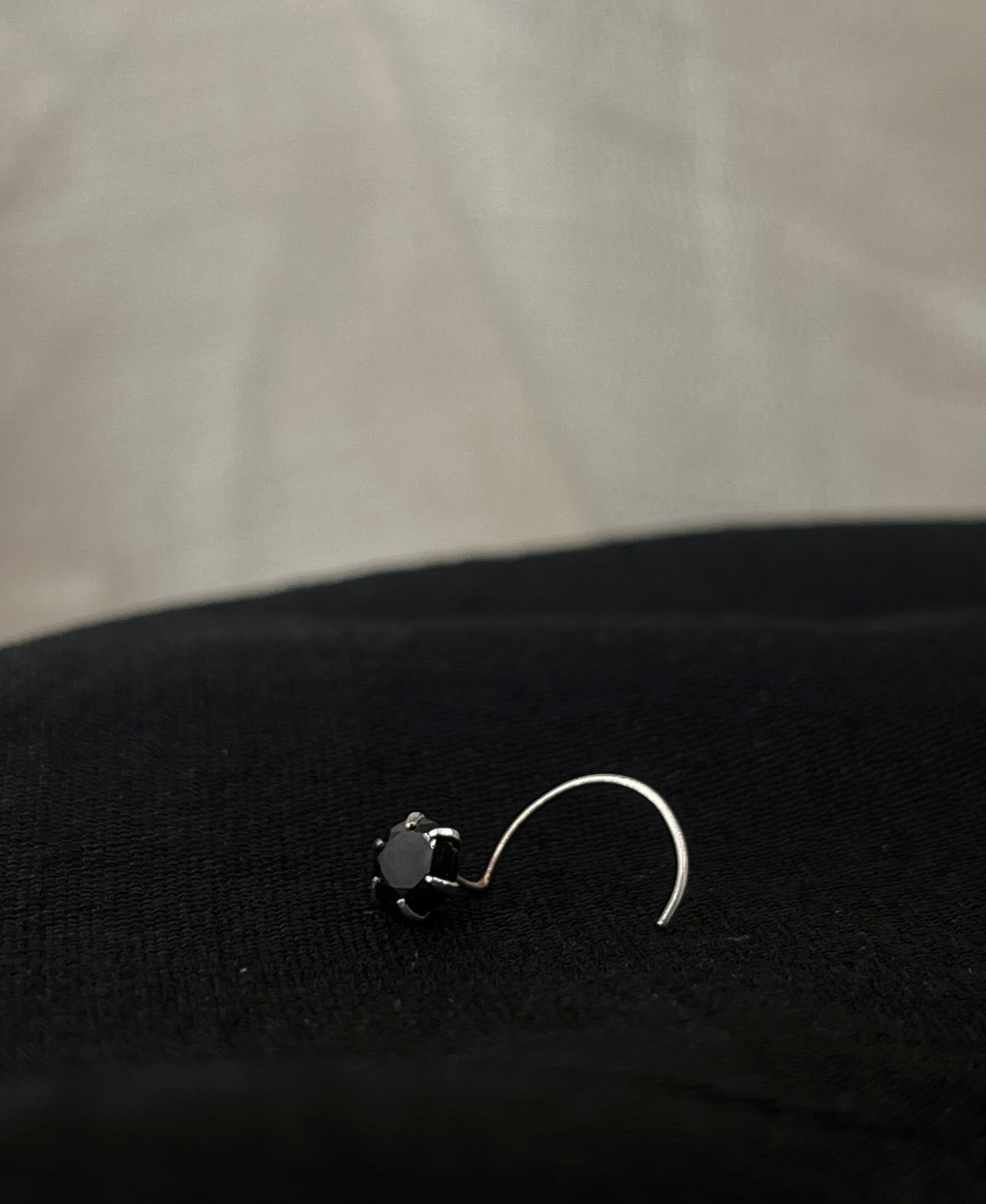 Black Stone Nose Pin (4 mm)