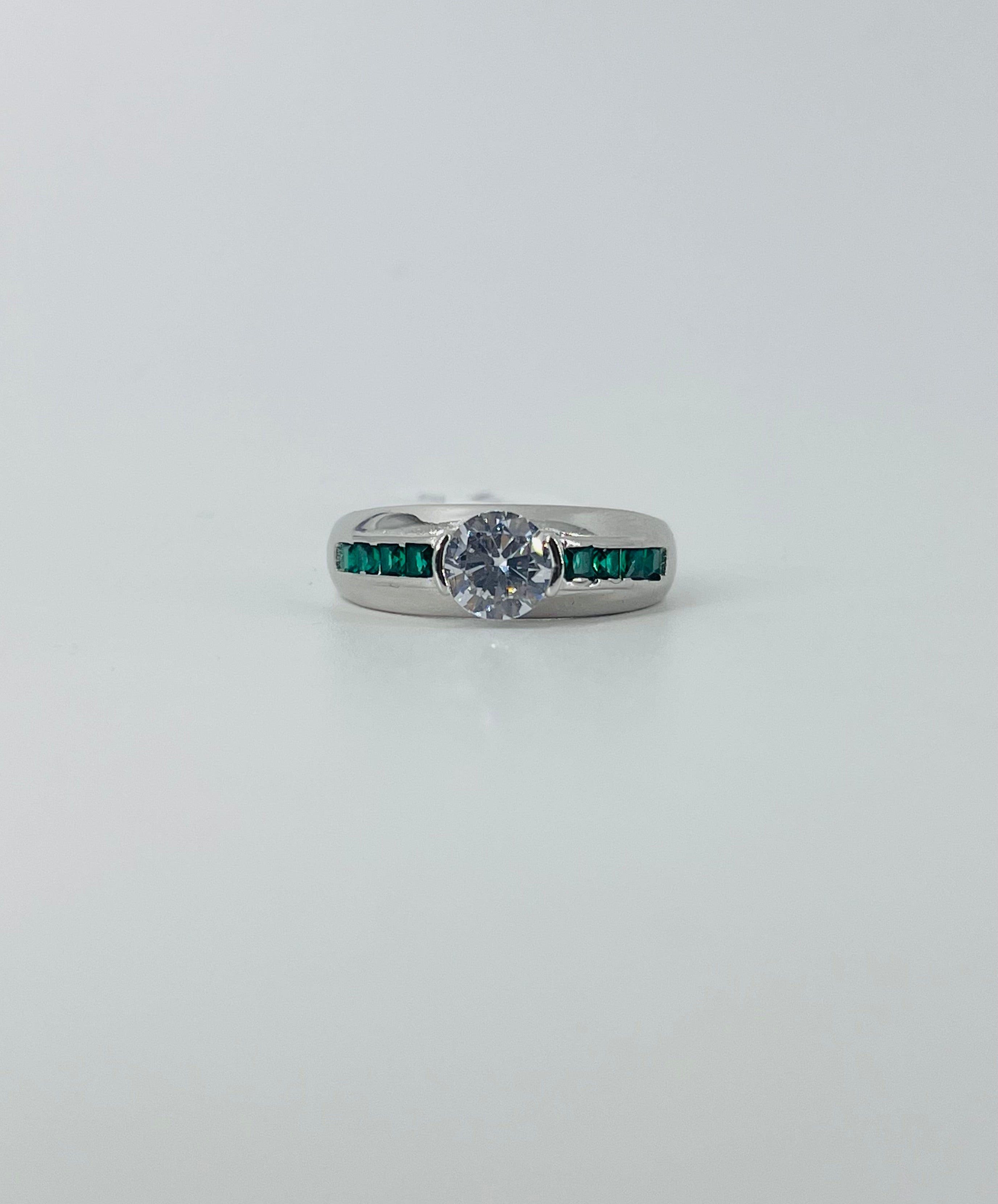Emerald Sovereign Ring