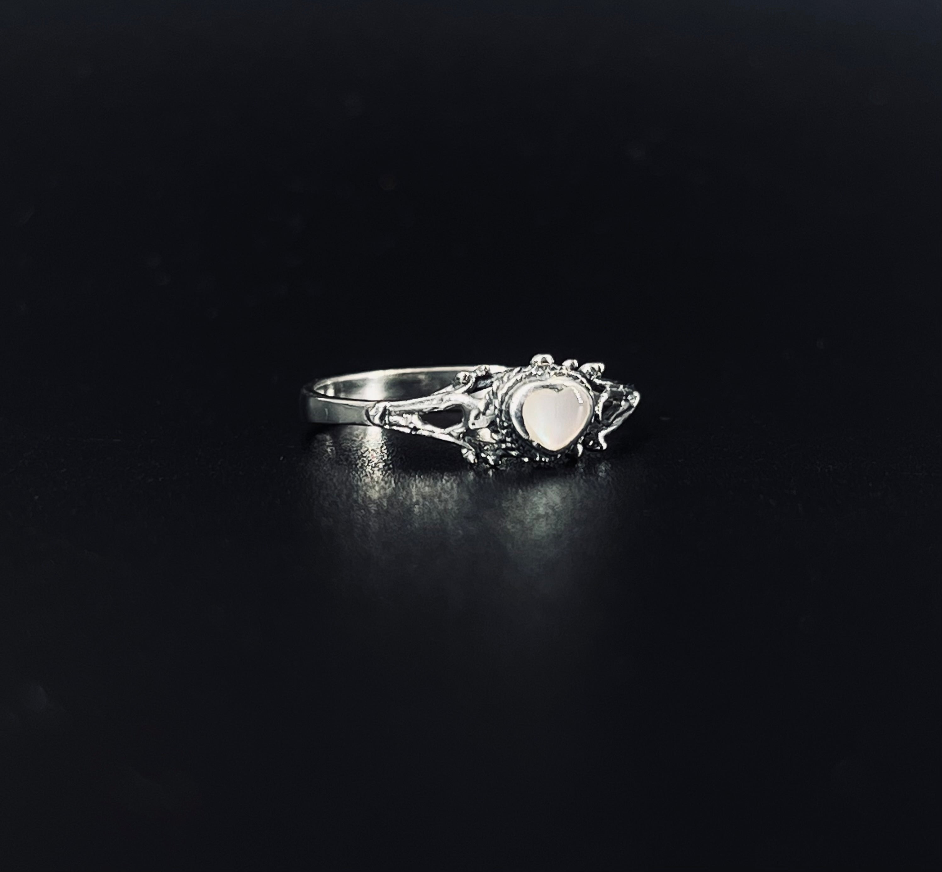 Pearl Heart Royal Ring