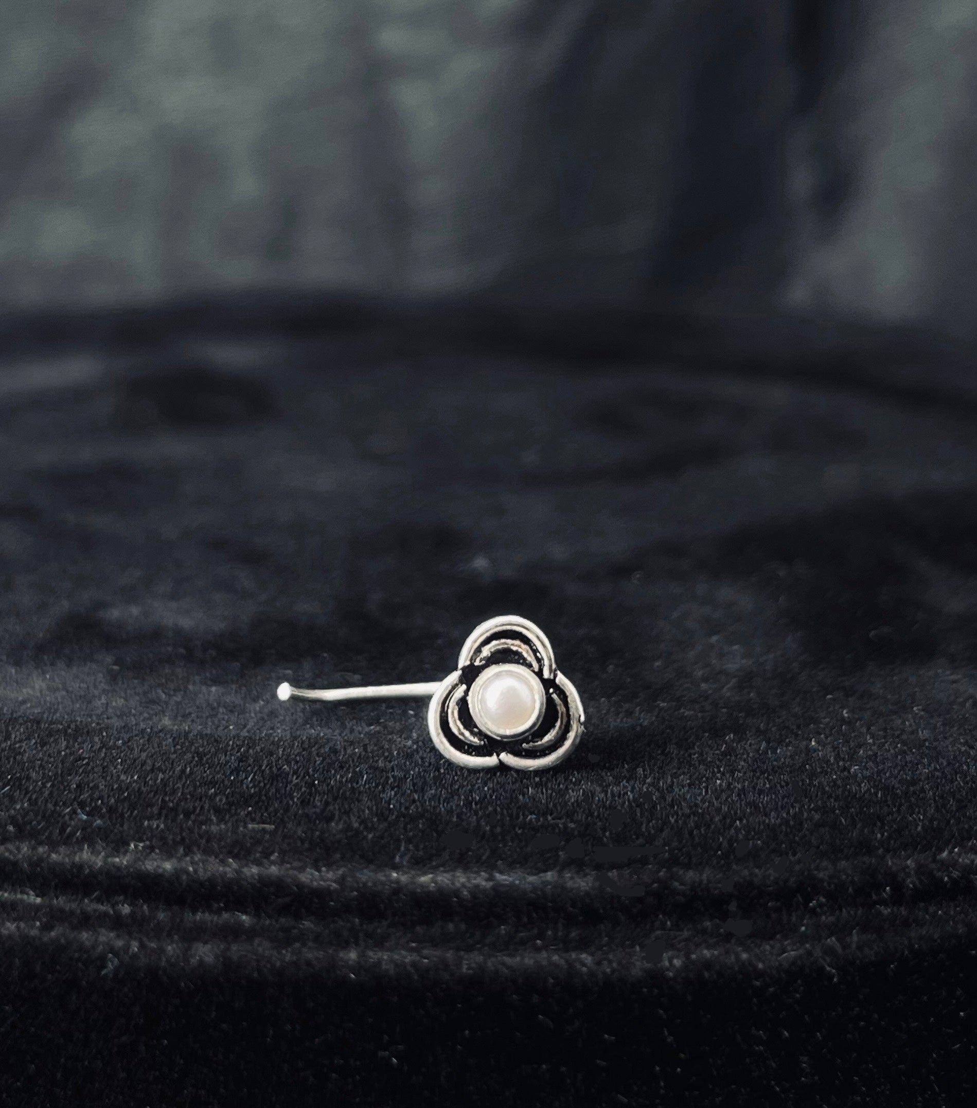 Pearl Petal Nose Pin