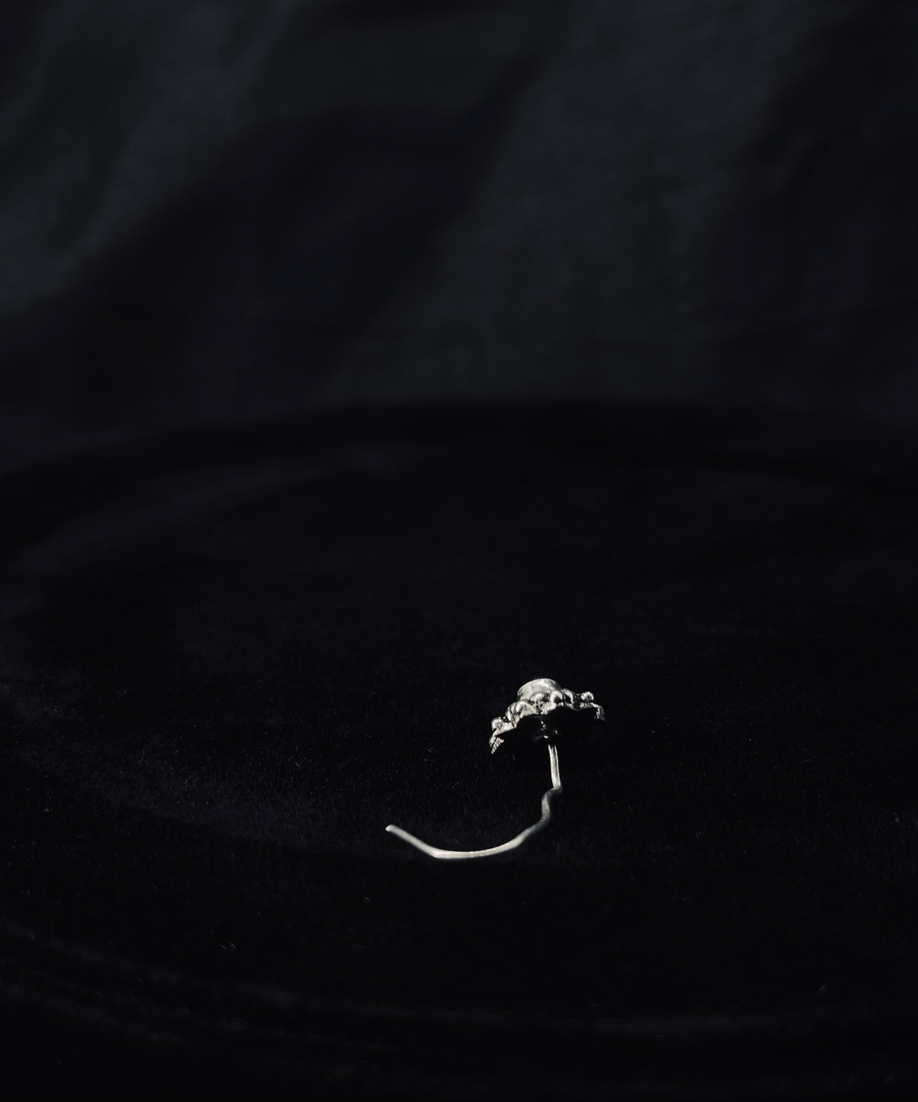 Black Stone Blossom Nose Pin