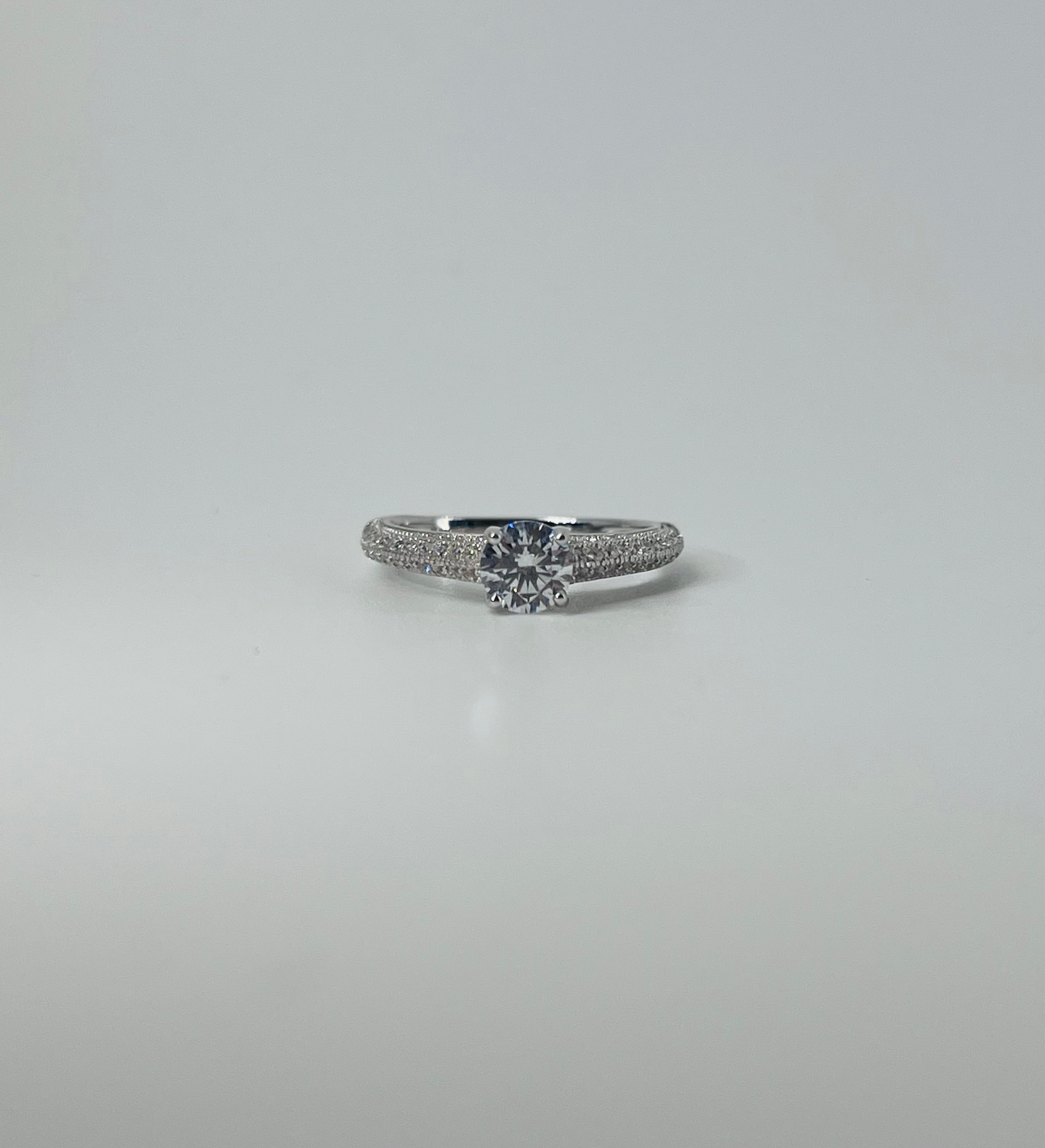 Solitaire Queen Ring