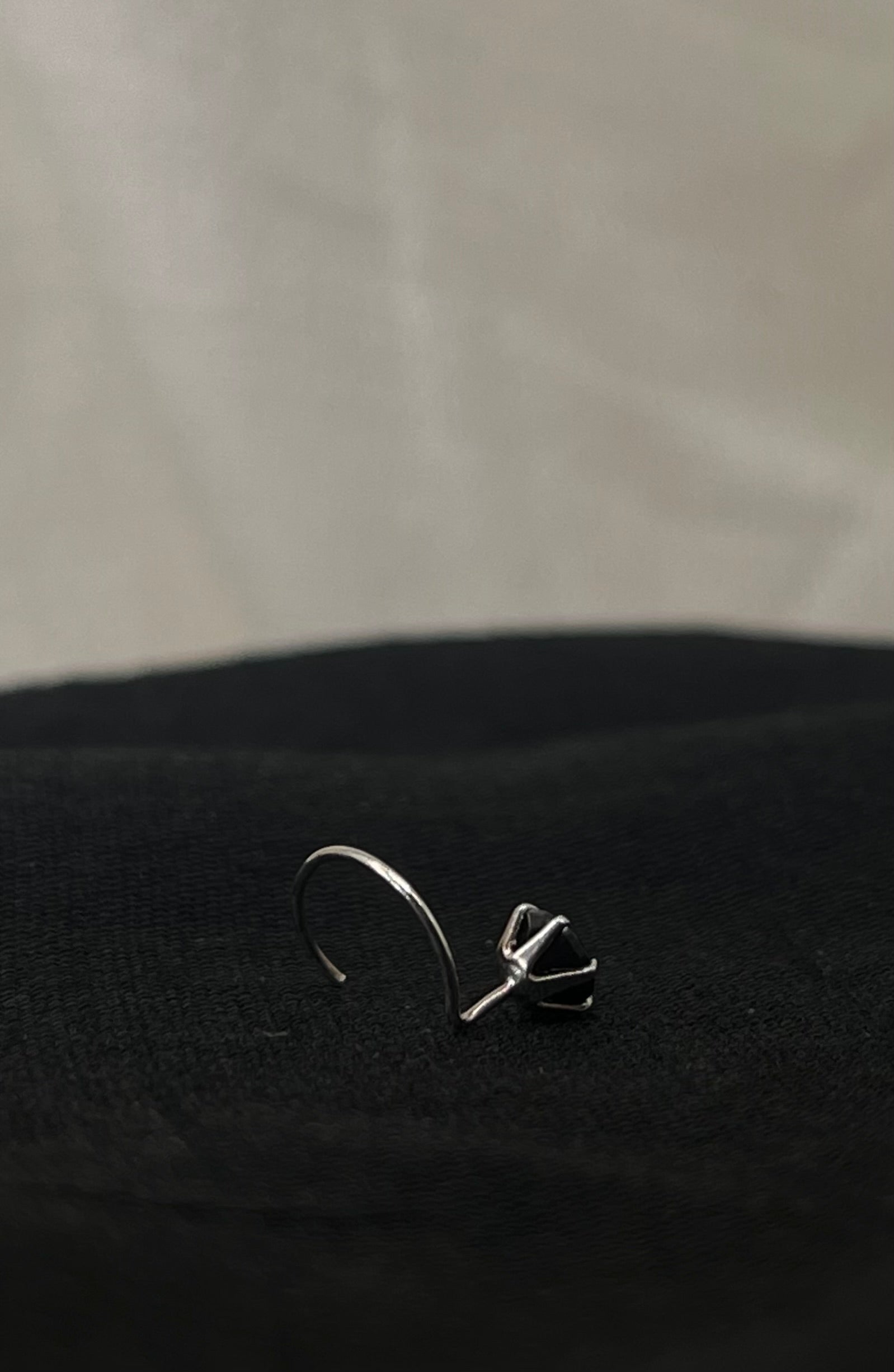 Black Stone Nose Pin (3.5 mm)